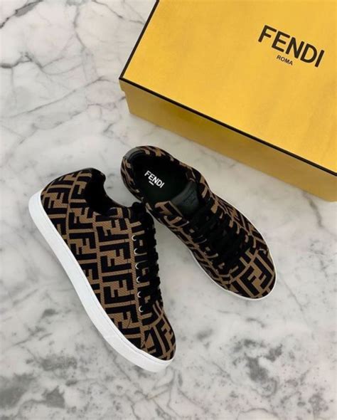 how does fendi shoes fit